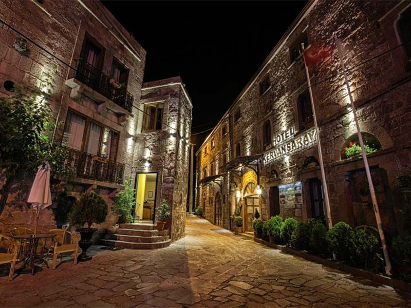 Assos'da nerede kalınır, ne yenir?