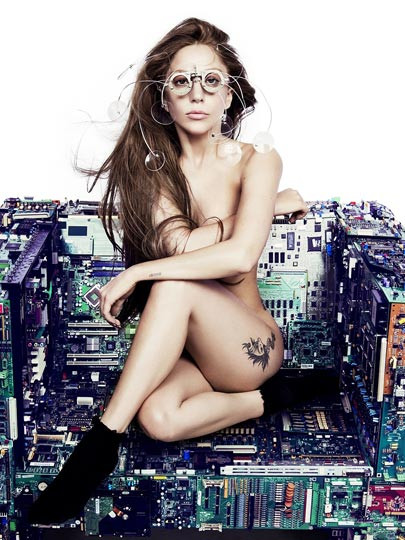 Lady Gaga, Alkışlarla karşınızda!!!