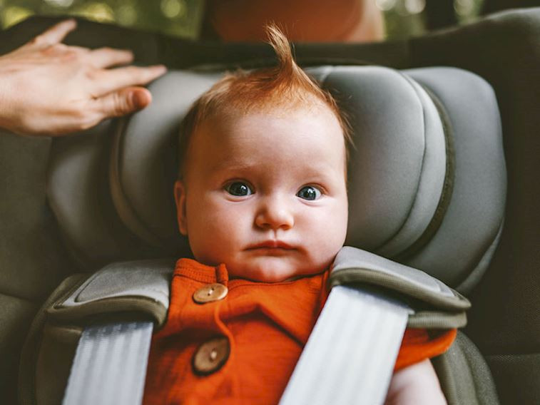 Bebeğim oto koltuğuna alışmakta zorlanıyor ne yapmalıyım?