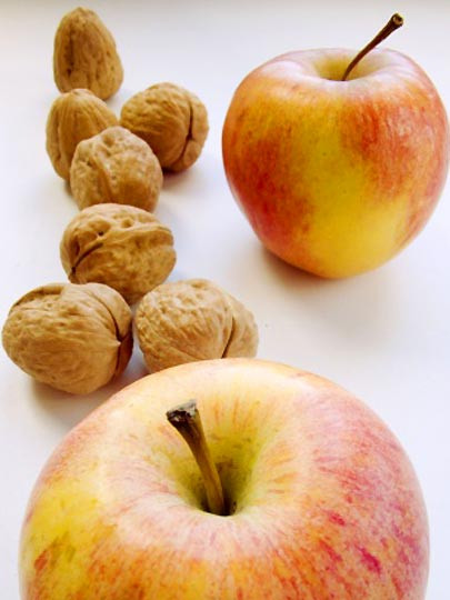 Sağlık için 3 ceviz, 1 elma