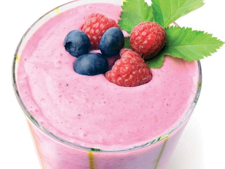 Berry yoğurt shake
