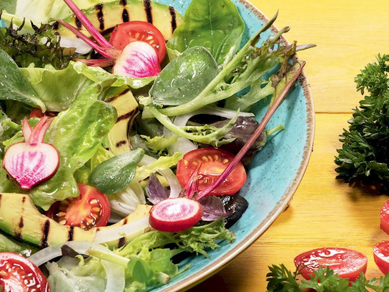 Izgara avokado salatası: Hem pratik hem lezzetli