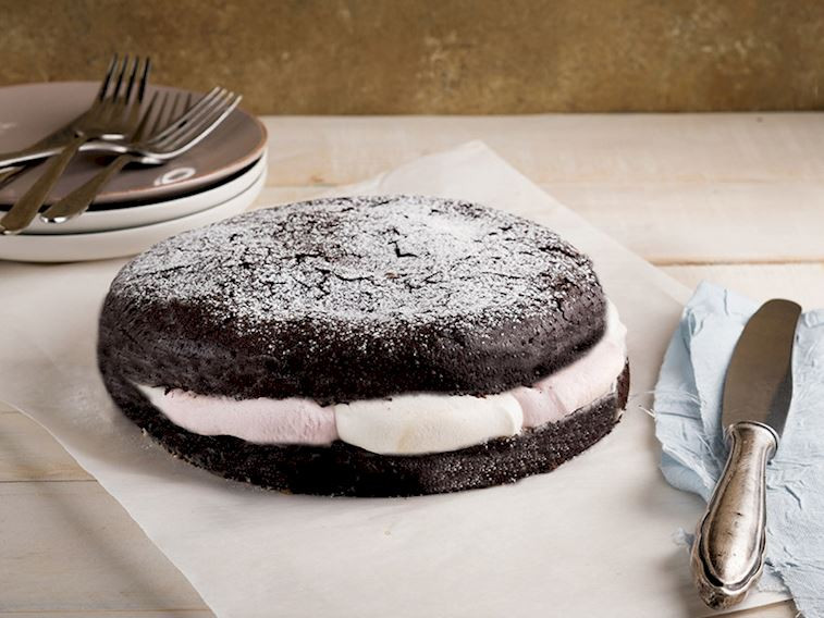 Çikolatalı marshmallowlu kek